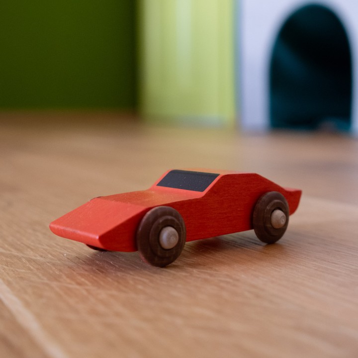 Dřevěné auto - červené