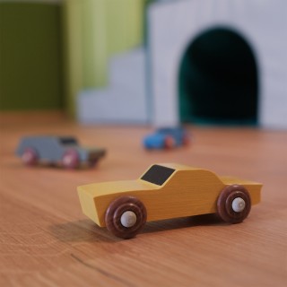 Dřevěné auto - žluté