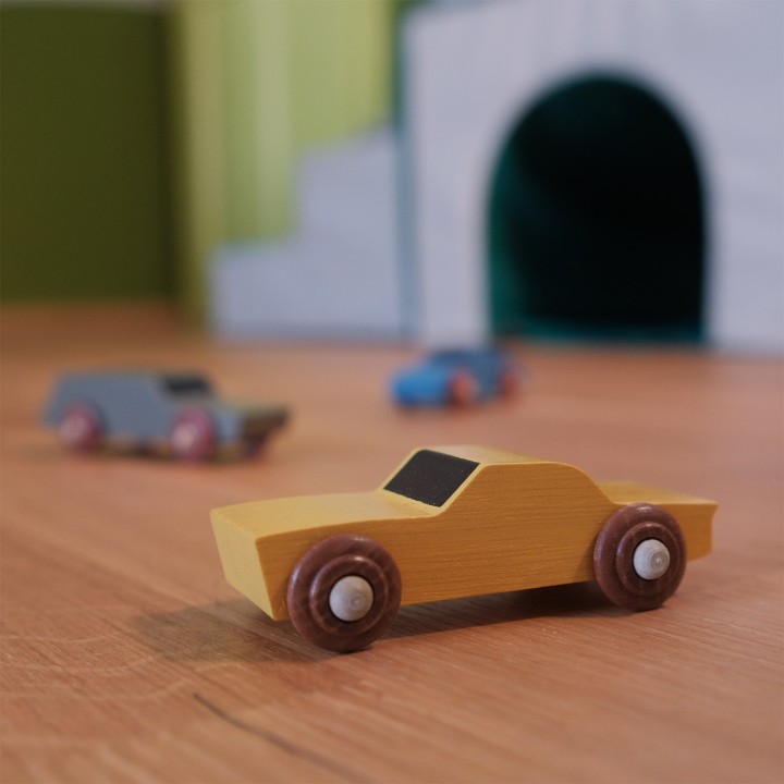 Dřevěné auto - žluté